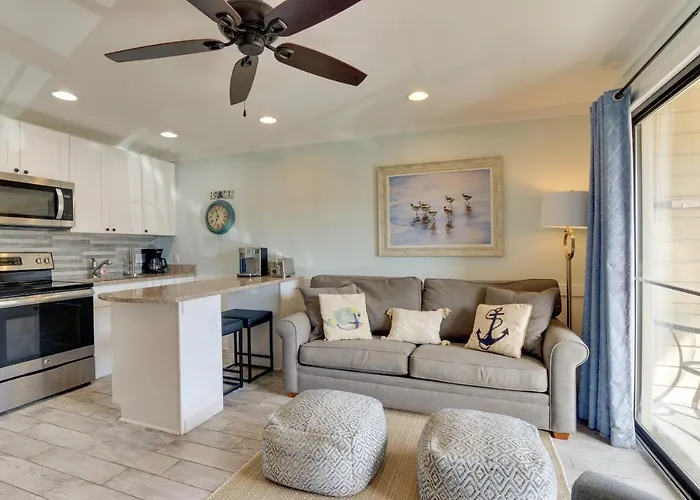 Bright Beach Condo On 50-Acre Hilton Head Resort!